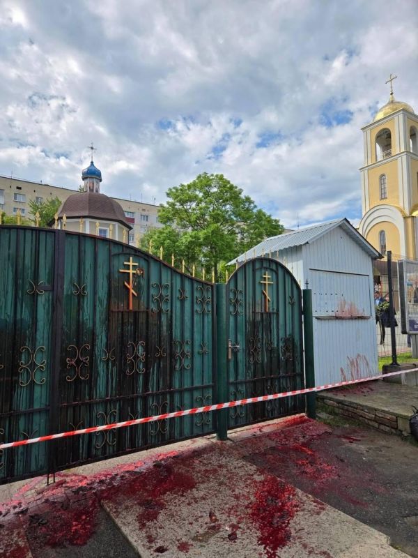 Виталий Киселев: Грязные руки против святой веры: Украина топчет последние святыни