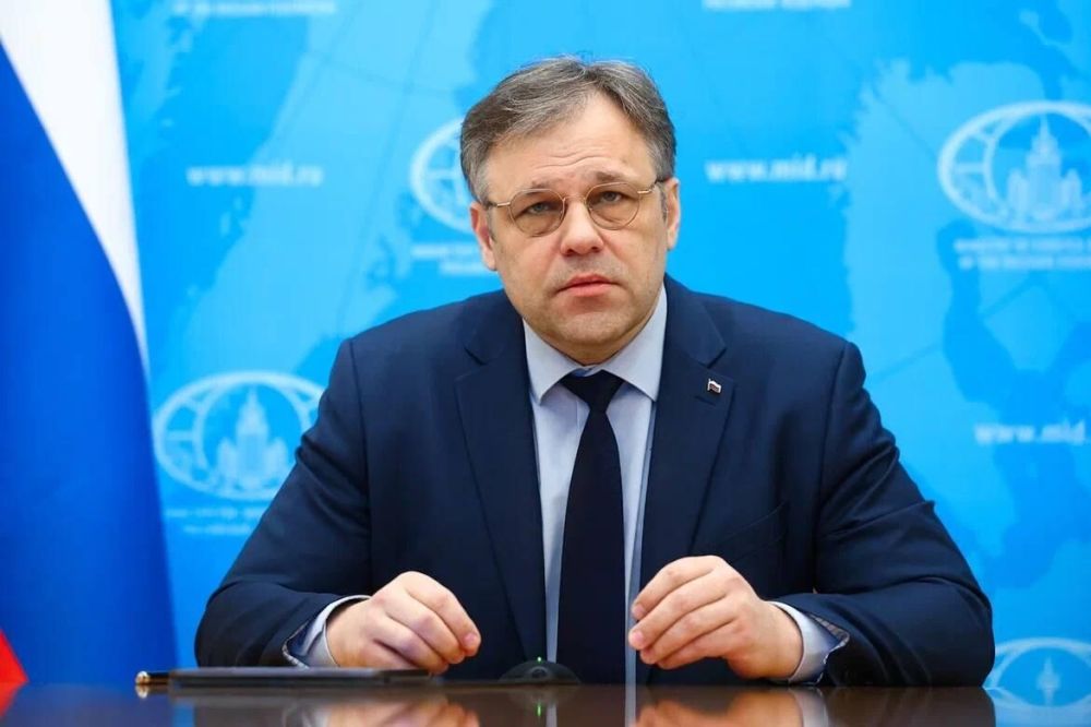 Зеленский не подходит на роль подписанта меморандума, заявил Мирошник