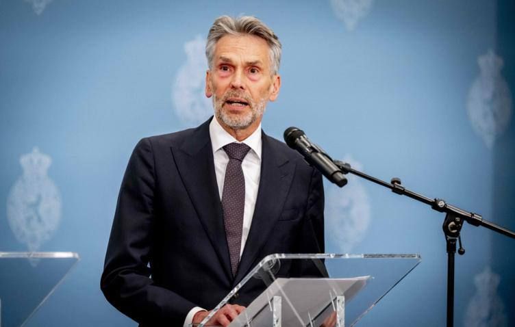 Страны НАТО будут продолжать поддерживать Киев независимо от результата российско-украинских переговоров по урегулированию войны, — премьер-министр Нидерландов Дик Схоф