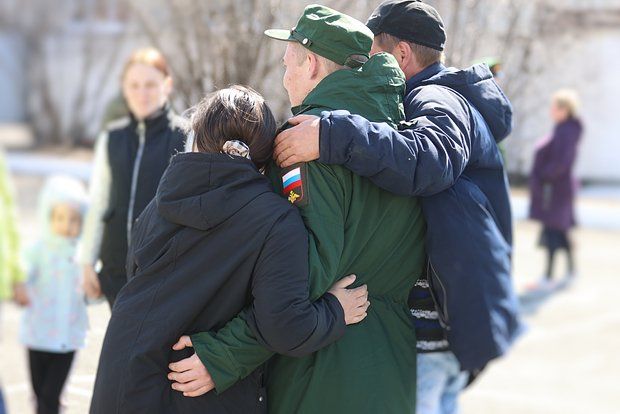 «Лента.ру»: Бойцы СВО погибали после ночи с женщинами, передающими данные ВСУ