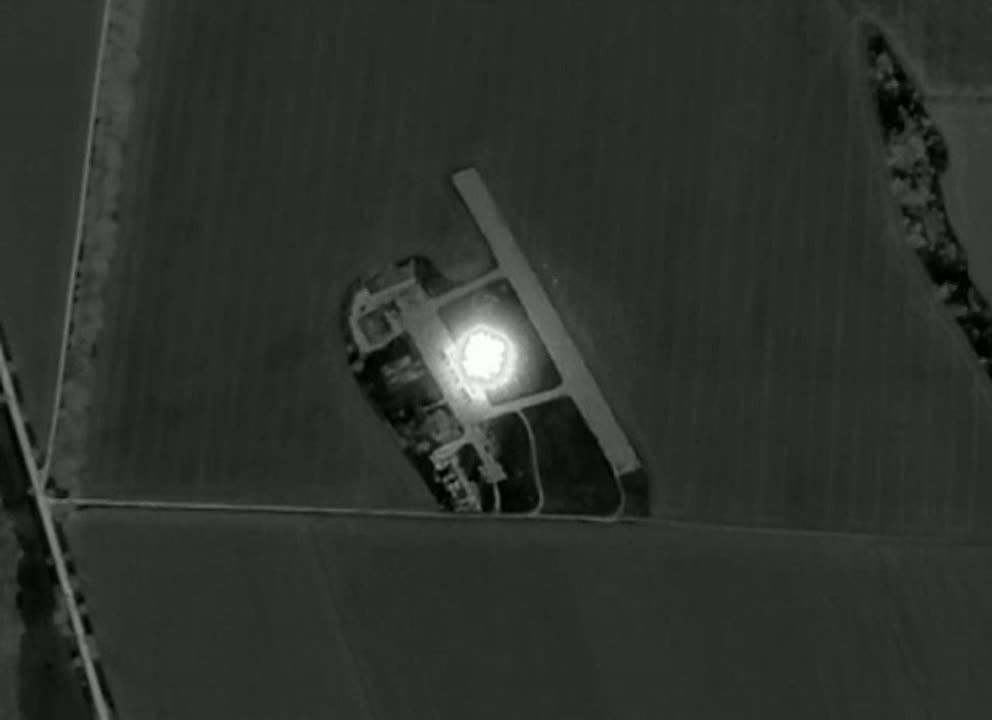 Томаковка Опубликовано видео нанесения поражения трём легкомоторным самолетам на аэродроме Томаковка, которые использовались Украиной для борьбы с нашими БПЛА (ВИДЕО)