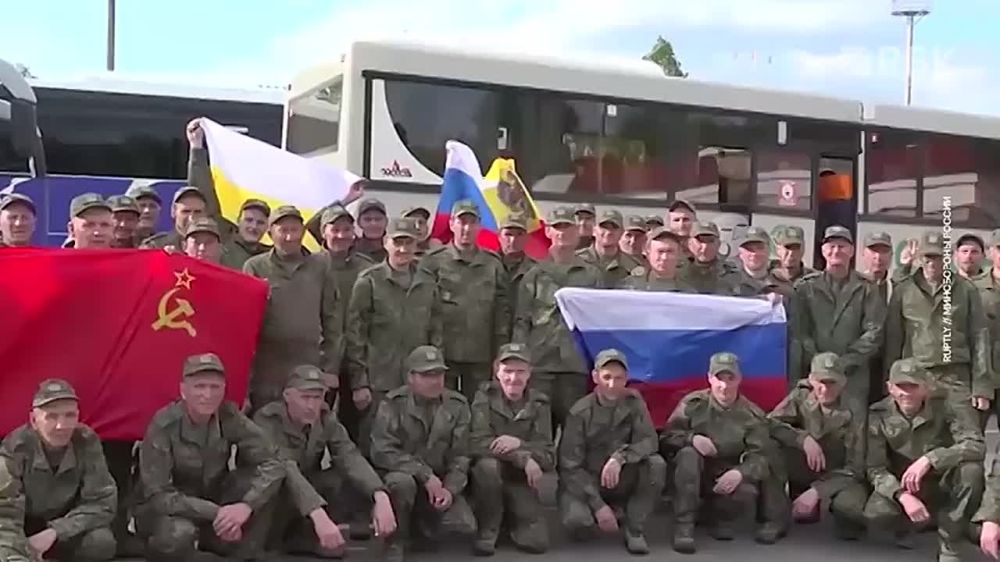 Минобороны показало первые кадры с военными, вернувшимися в рамках обмена с Украиной