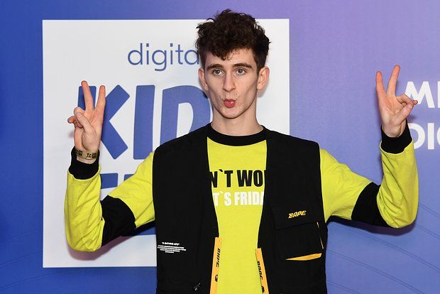 Блогер Артур Бабич сделал предложение блогерше Ане Покров