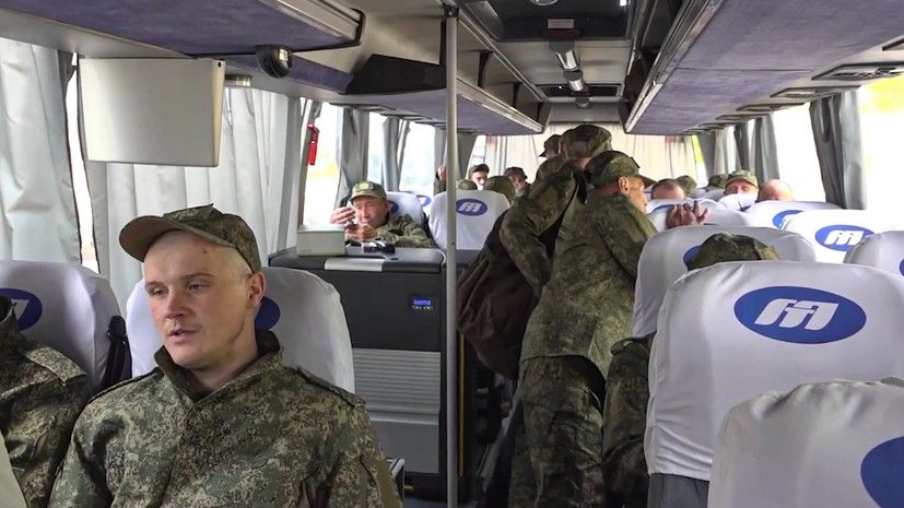 Прилепин назвал личным праздником возвращение россиян по обмену с Украины