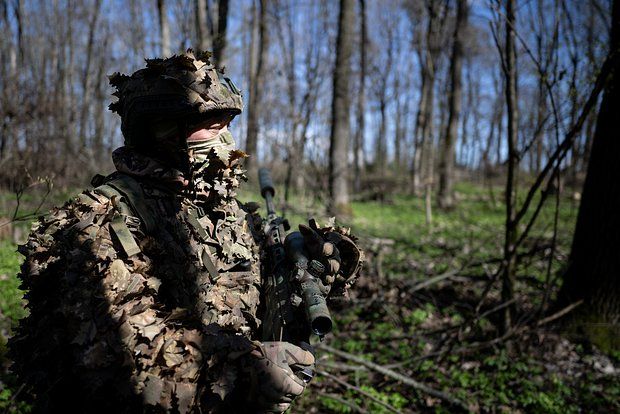 На оставленных ВСУ позициях в Курской области нашли гранаты с химвеществами