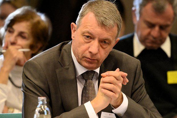 Представитель Европарламента Картхайзер посетит Москву для обсуждения Украины