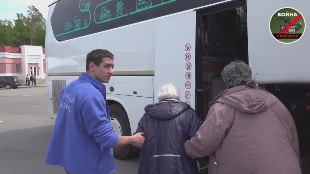 Вместе с российскими военнослужащими из украинского плена вернулись и 120 гражданских лиц, в том числе жители Курской области насильно увезенные боевиками ВСУ на подконтрольную Киеву территорию