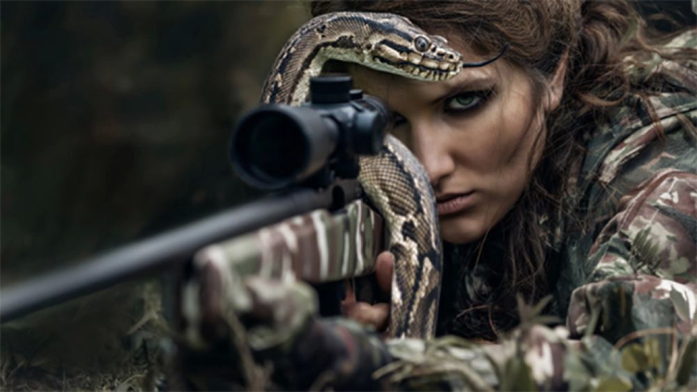 "Змеиная рота" подняла знамя "белых колготок": Открыта охота на русских воинов