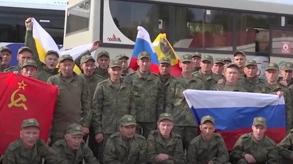 Самолёт с 307 освобождёнными из плена бойцами ВС РФ приземлился в Подмосковье