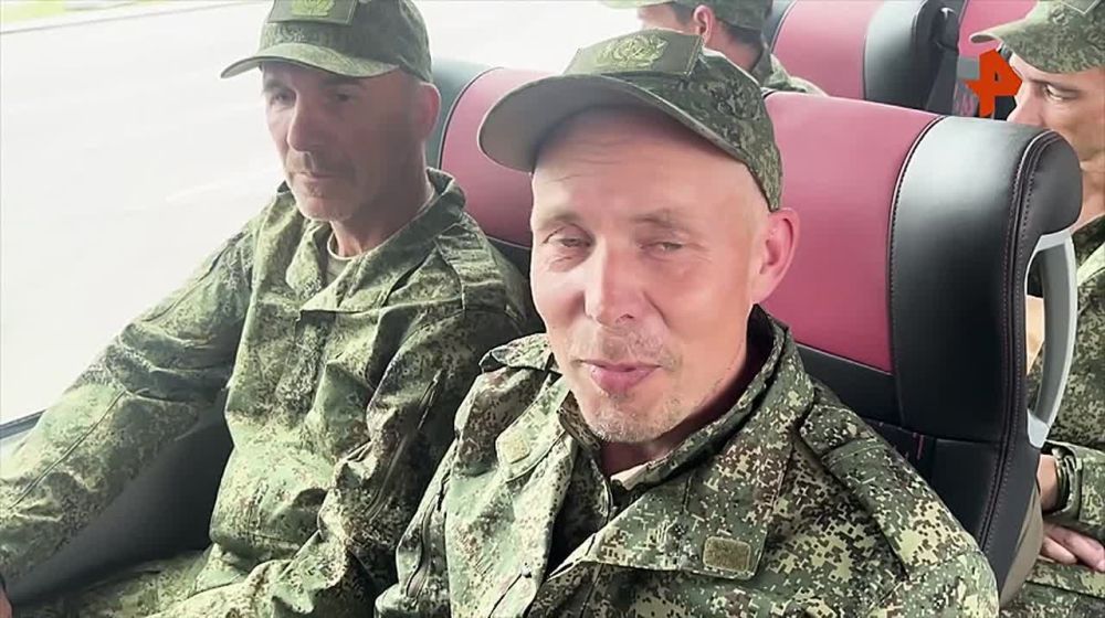 "Один из самых лучших дней за последний год": военнослужащие РФ, вернувшиеся из украинского плена, поделились эмоциями после обмена