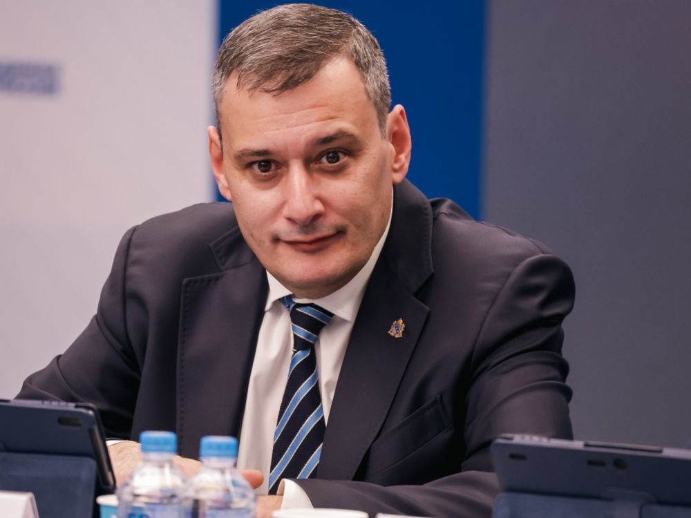 Хинштейн встретил автобус с вернувшимися из плена курянами