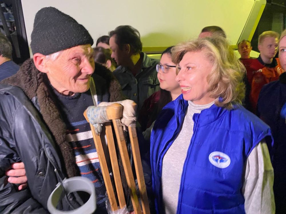 Освобожденных жителей Курской области в результате обмена с Украиной доставили в пункт временного размещения