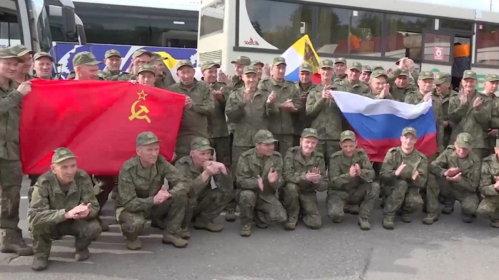 «Избивали и заставляли учить непонятные тексты»: Российские военные рассказали, как с ними обращались в украинском плену