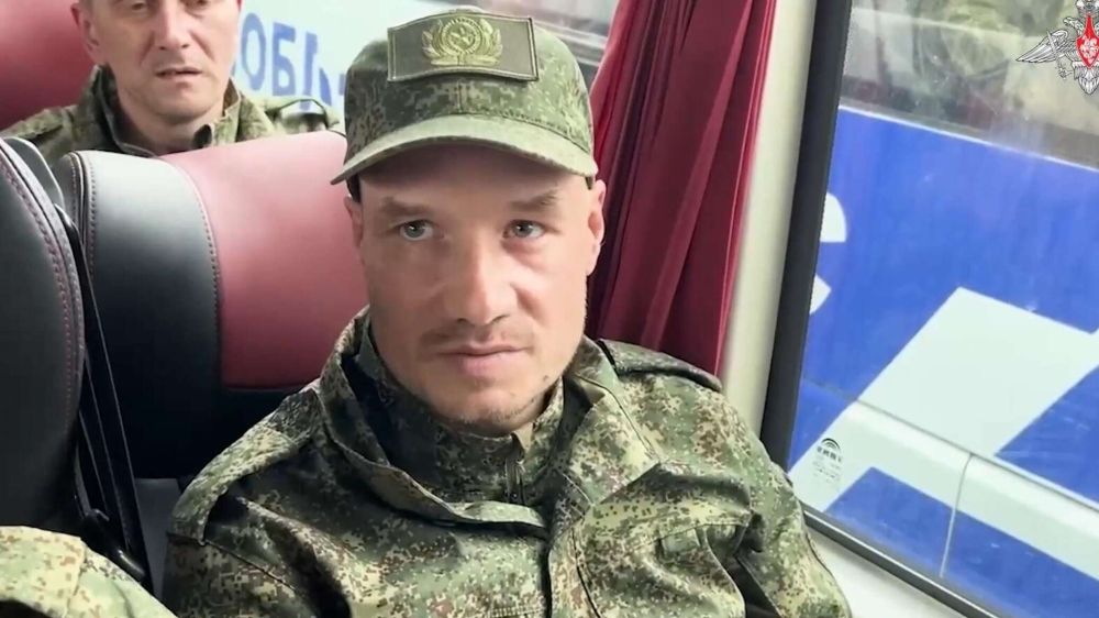 Лучший день за год: российские военные не сдержали эмоций после обмена