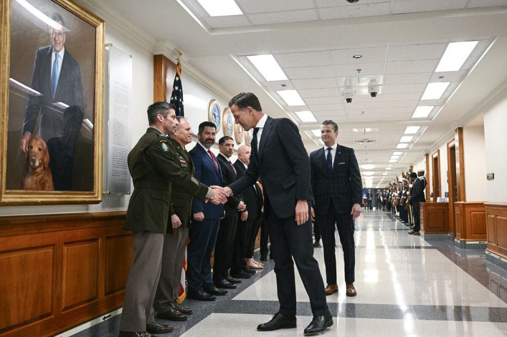 Юрий Баранчик: Defense News сообщает, что, по словам трех бывших чиновников Министерства обороны США и двух европейских чиновников, Пентагон, вероятно, понизит статус политического управления, которое занималось вопросами...