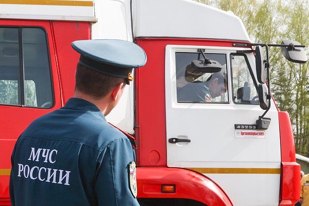 Гладков: Двое сотрудников МЧС получили ранения в результате атаки беспилотника