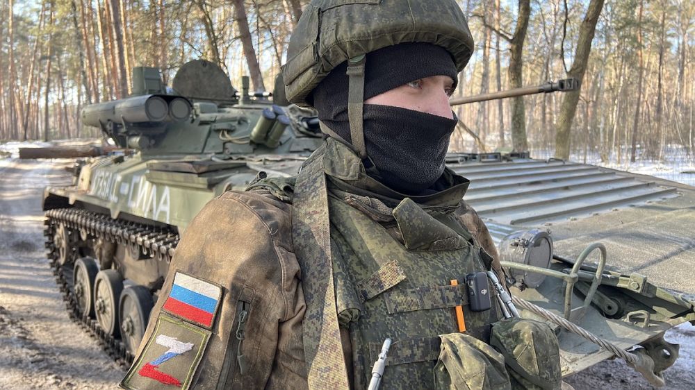 Самолет с вернувшимися из плена 270 военными РФ сел в Подмосковье