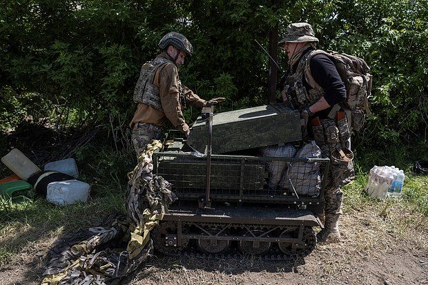 РИА Новости: ВСУ отходят с позиций у Малых Щербаков в Запорожской области