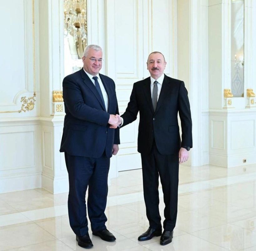 Алиев снова заигрывает с Киевом: в Баку приняли Сибигу