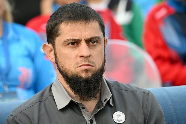 Зеленский ввел санкции против 10 физических лиц, включая Ахмеда Дудаева