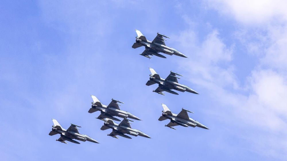 Началось: Зафиксирована "активность" России. Польша подняла авиацию. Все системы приведены в боевую готовность