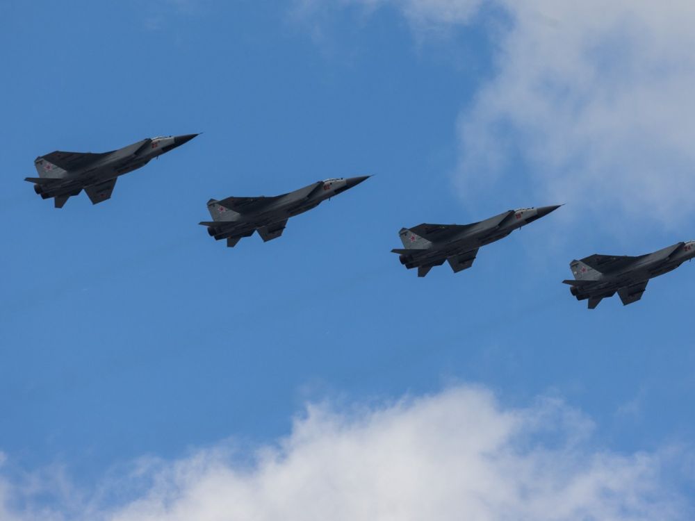 Польша подняла в небо военные самолеты из-за «активности» России на Украине