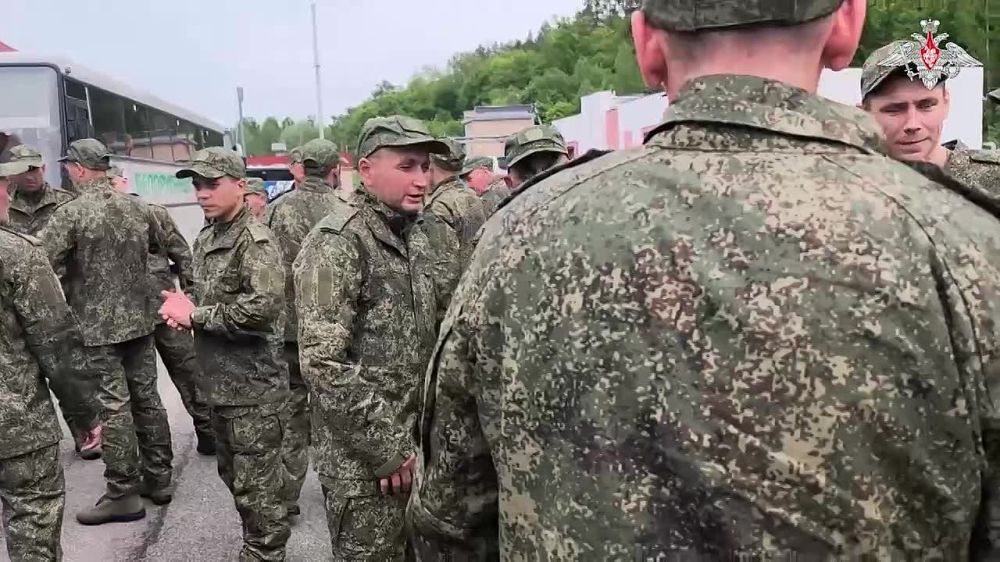 Минобороны показало кадры завершающего этапа обмена военнопленными между РФ и Украиной