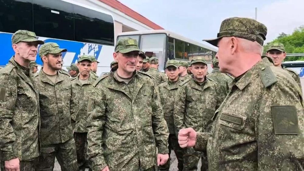 "С возвращением, парни!" Минобороны показало видео завершения обмена между Россией и Украиной
