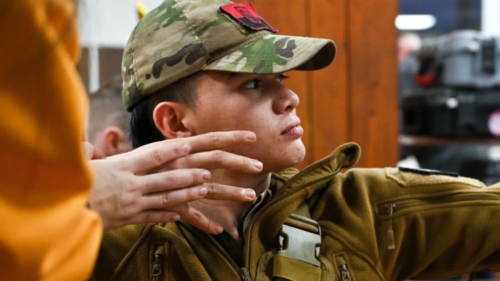 "Убивать русских": Школьникам дают особое задание. Подготовка уже началась