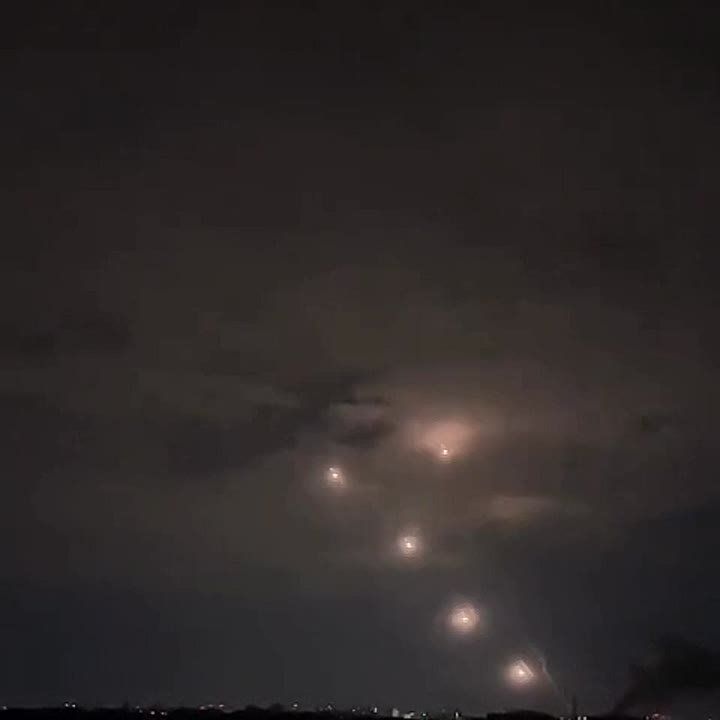 Кадры ночного комбинированного удара по позиционному району ЗРК Patriot в Киеве и другим объектам врага