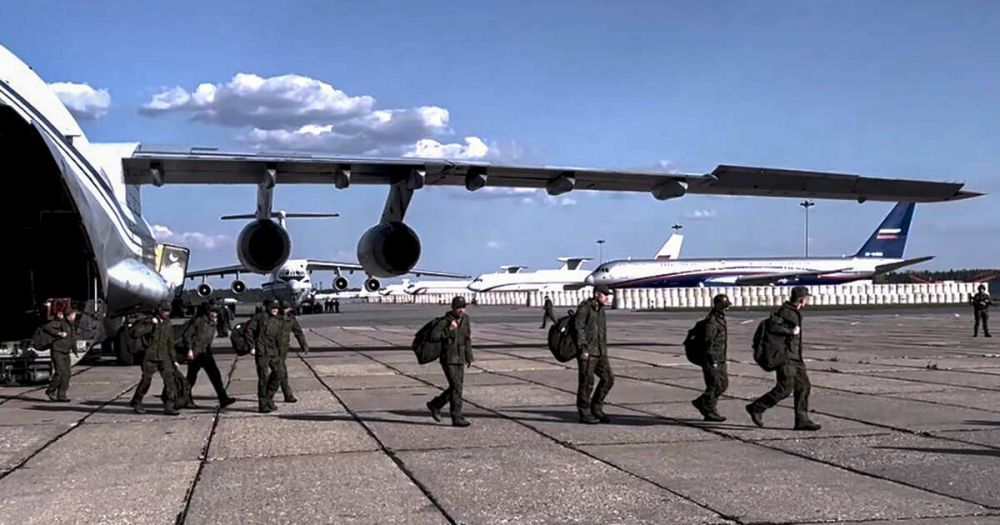 Освобожденные из плена военные ВС РФ поделились эмоциями от возвращения в Россию