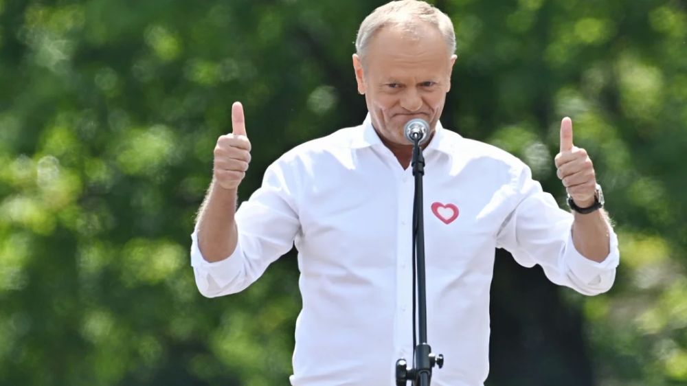 "Нет ничего плохого": Польский премьер выдал меркантильные планы насчёт Украины