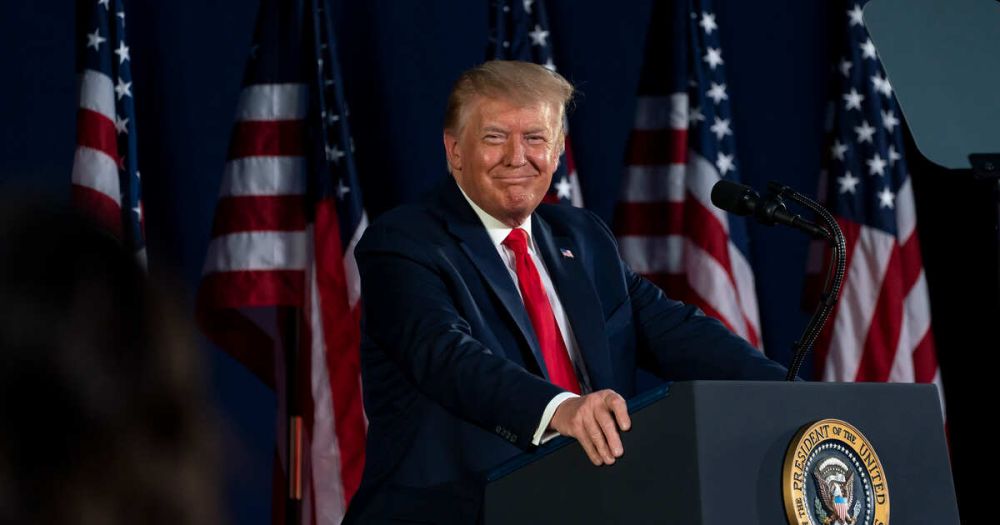 Трамп: все высказывания Зеленского создают проблемы Украине