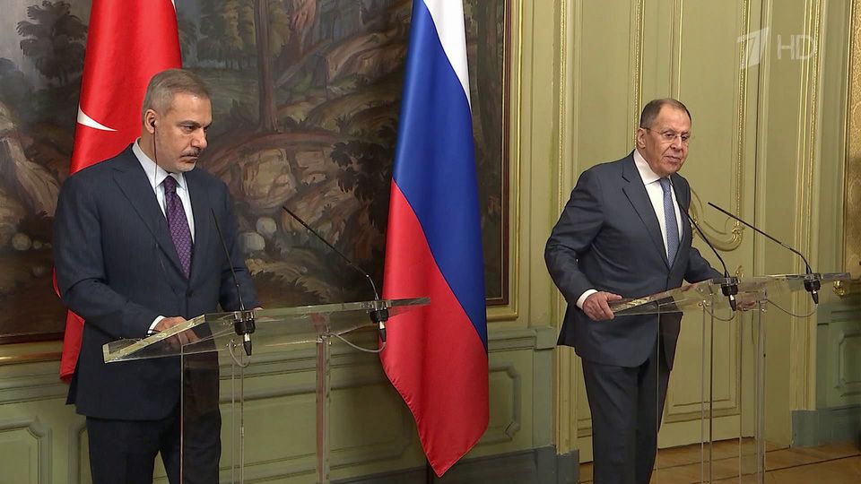 Главы МИД России и Турции дали пресс-конференцию по окончании переговоров