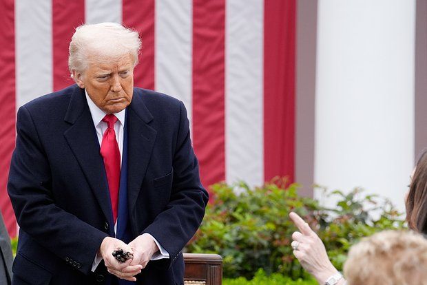 Politico: Трамп еще не принял решение о введении новых санкций против России