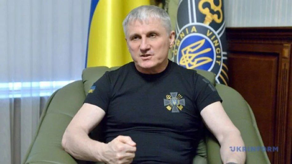 Серьезным делом наконец занялась Служба внешней разведки Украины: глава Службы Олег Иващенко заявил о том, что "российские попы" вербуют украинских беженцев в Европе по заказу ФСБ России