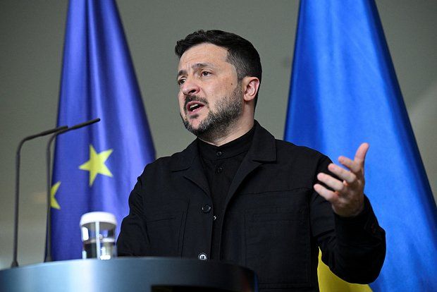 Зеленский: Украина не может воевать до июня 2026 года