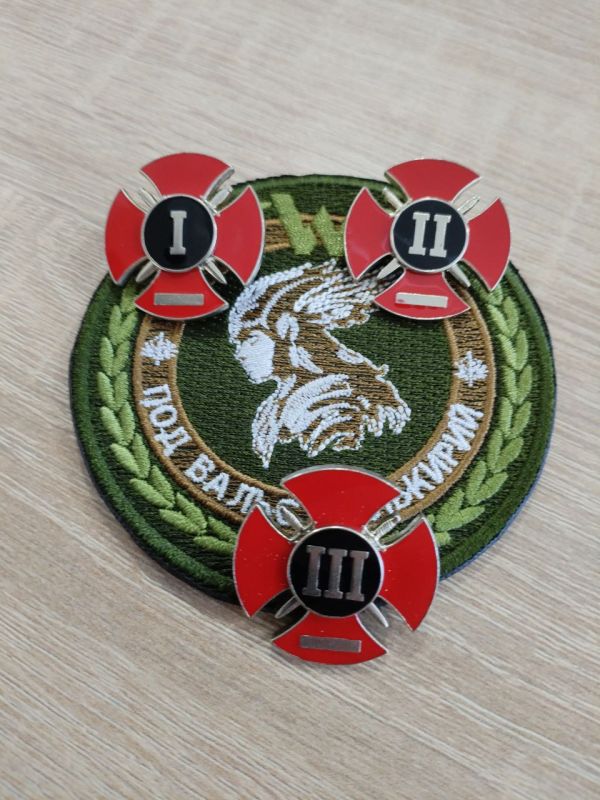 История Компании. *Знак ЧВК “За ранение”* Уже через месяц боёв на Украине стало очевидно, что Компании необходимо как можно больше бойцов