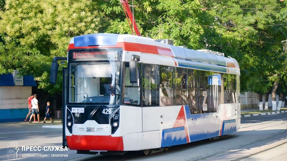 Трамваи в Евпатории начнут работать дольше с 1 июня