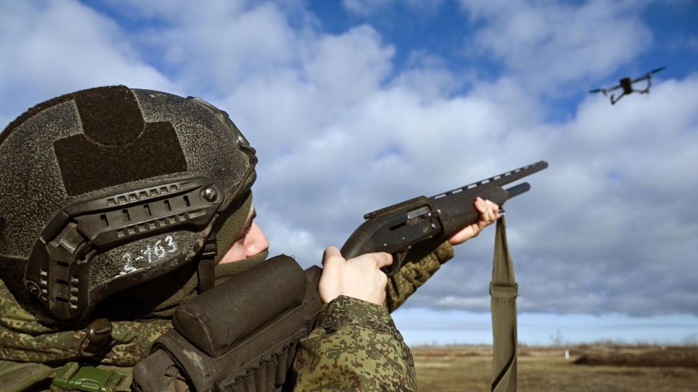 Гладкоствольный ответ дронам: военный эксперт о том, как бойцы ВС РФ массово сбивают беспилотники ВСУ