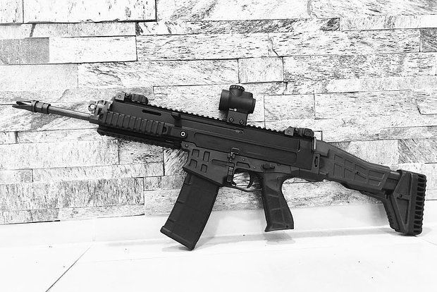 Солдаты ВСУ при сдаче в плен отдали российским бойцам чешские винтовки