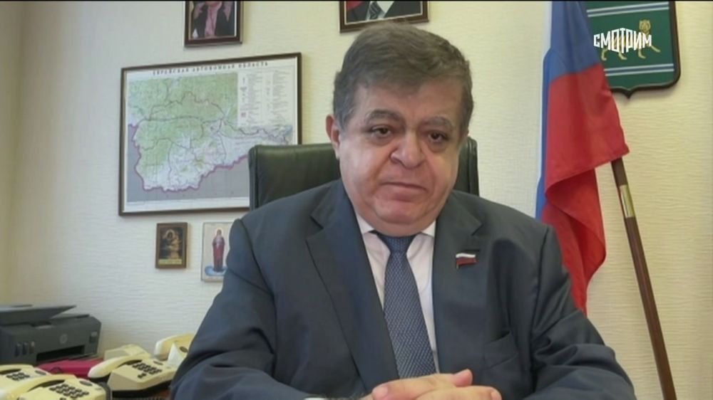 "Если вы не можете справиться в своей стране с нациками, то как вы можете говорить о заключении перемирия?": первый зампред международного комитета Совета Федерации Владимир Джабаров в интервью "России 24" высказался об...