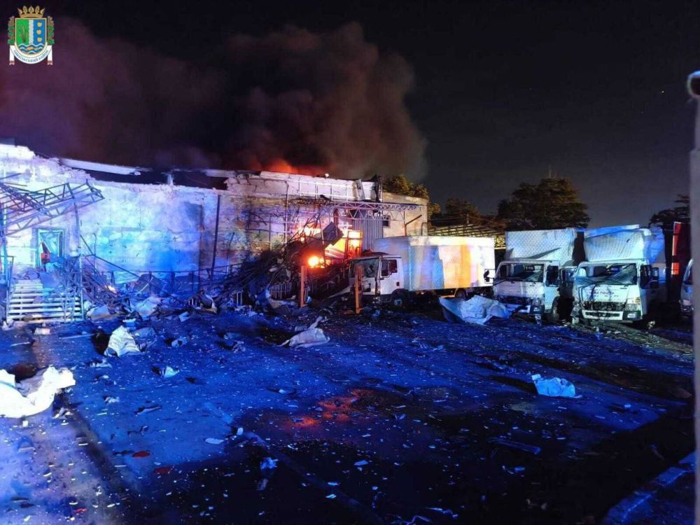 В Измаиле Одесской области после воздушной атаки сгорел склад «Новой Почты», сообщают украинские ТГ-каналы