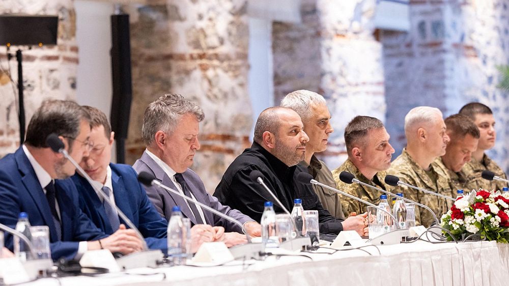 Украина сама себя разоблачила: Скользкий киевский план с меморандумом в России быстро раскусили