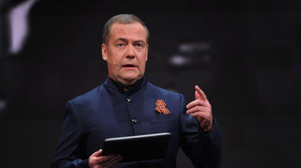 Медведев по буквам разобрал Зеленского в критическом свете