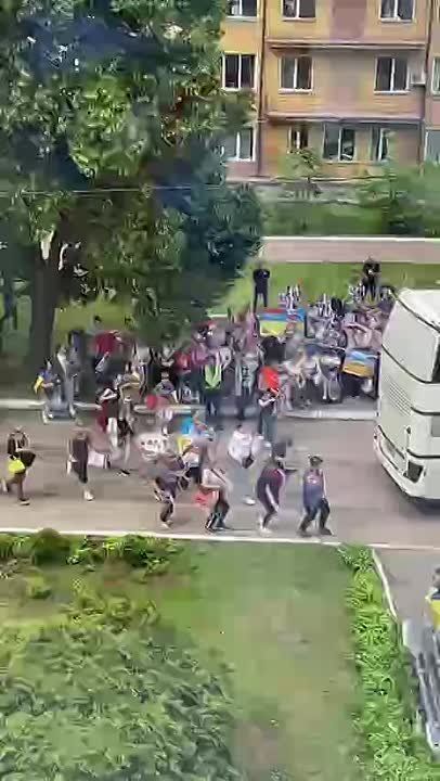 "Свобода" по-украински: из плена обратно в Западную колонию