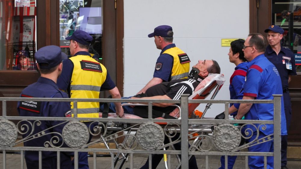 Подрывы поездов в России вызвали "адскую радость" на Украине - Захарова