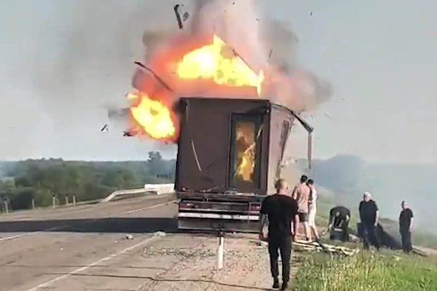 МО РФ: ВСУ атаковали FPV-дронами аэродромы в российских регионах