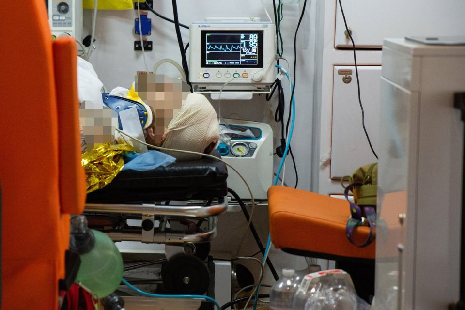 Виталий Киселев: (продолжение). К трансплантологии на Украине еще в начале СВО называют причастными таких персон как Элизабет Дебрю, которая прибыла в зону СВО в сопровождении ЧВК «Моцарт»