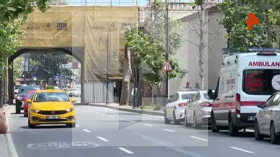 Делегация РФ прибыла во дворец Чираган в Стамбуле, где ожидаются переговоры с Украиной